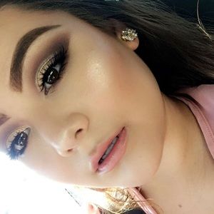 Meet your Posher, Jasmine