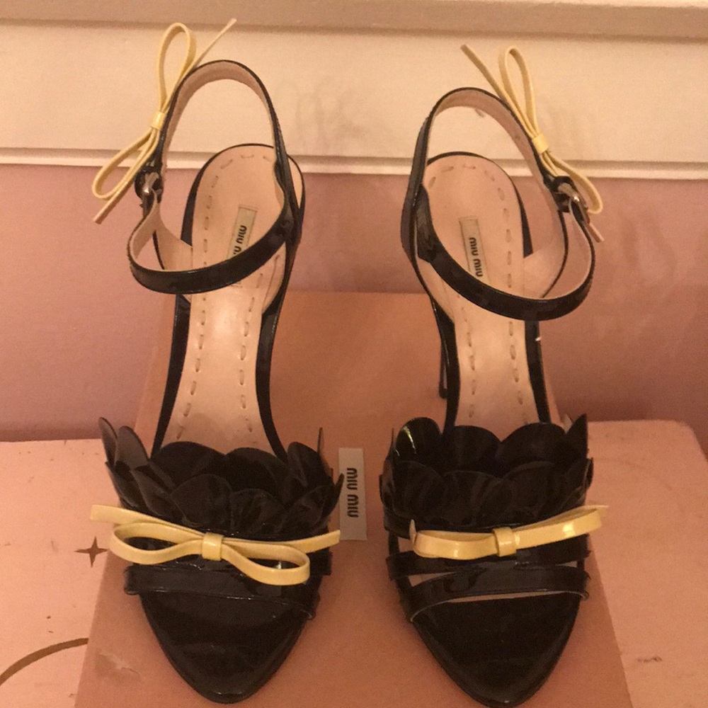 Brand New Miu Miu Bow Pumps in Box