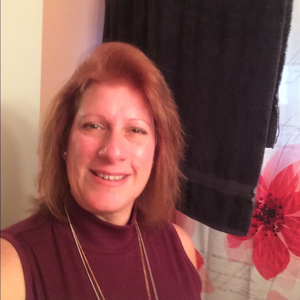 Meet your Posher, Corina