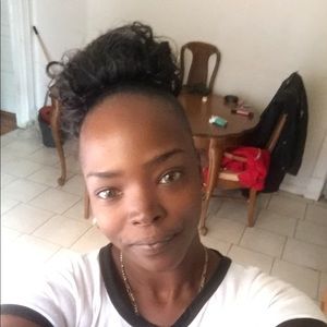 Meet your Posher, Nikiya