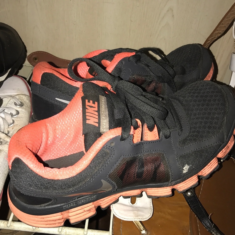 Nikes size 6
