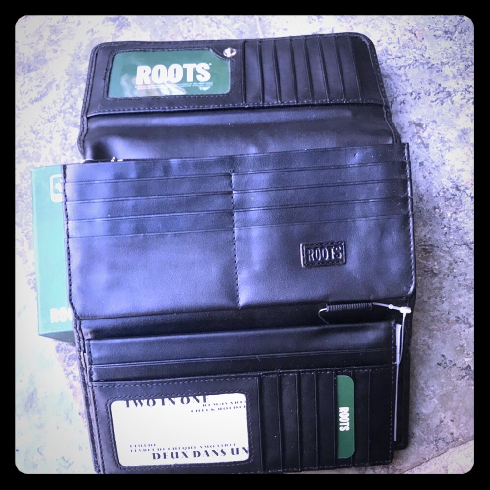 Roots wallet NWT, great gift!