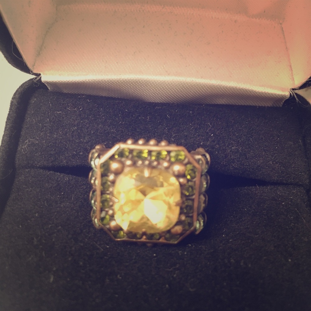 Sorelli Cocktail Ring. OS