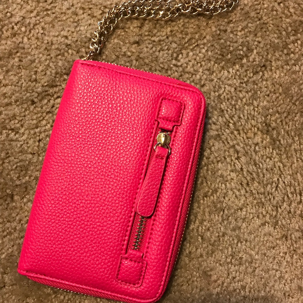Cellphone wristlet