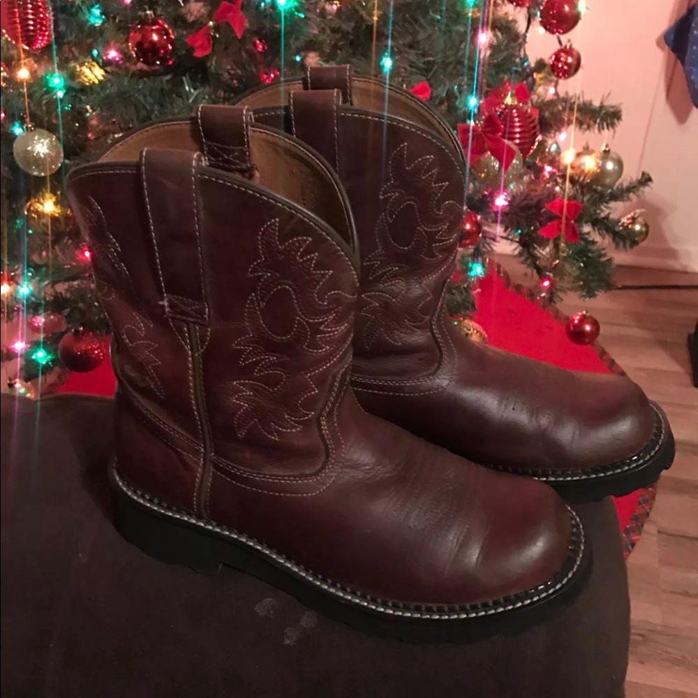 Ariat cowgirl boots