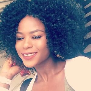 Meet your Posher, Ena