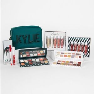 2017 Kylie Cosmetics Holiday Bundle