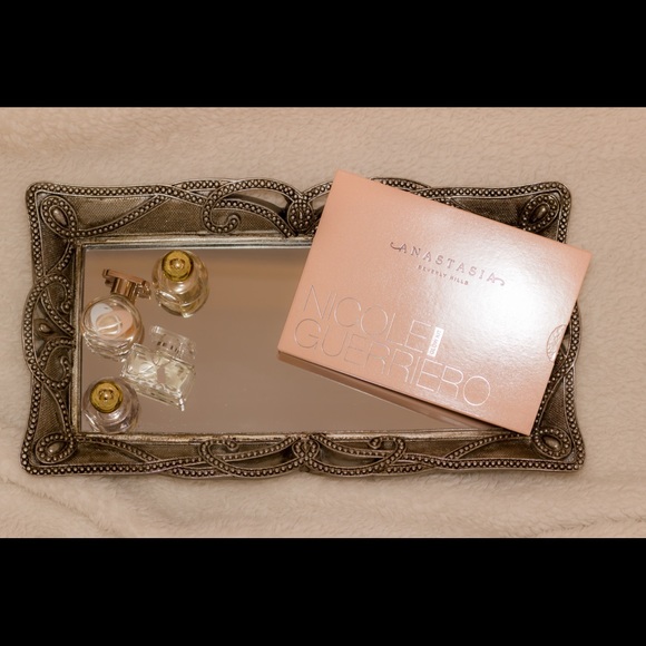 ABH x Nicole Guerriero Glow Kit - Picture 2 of 3