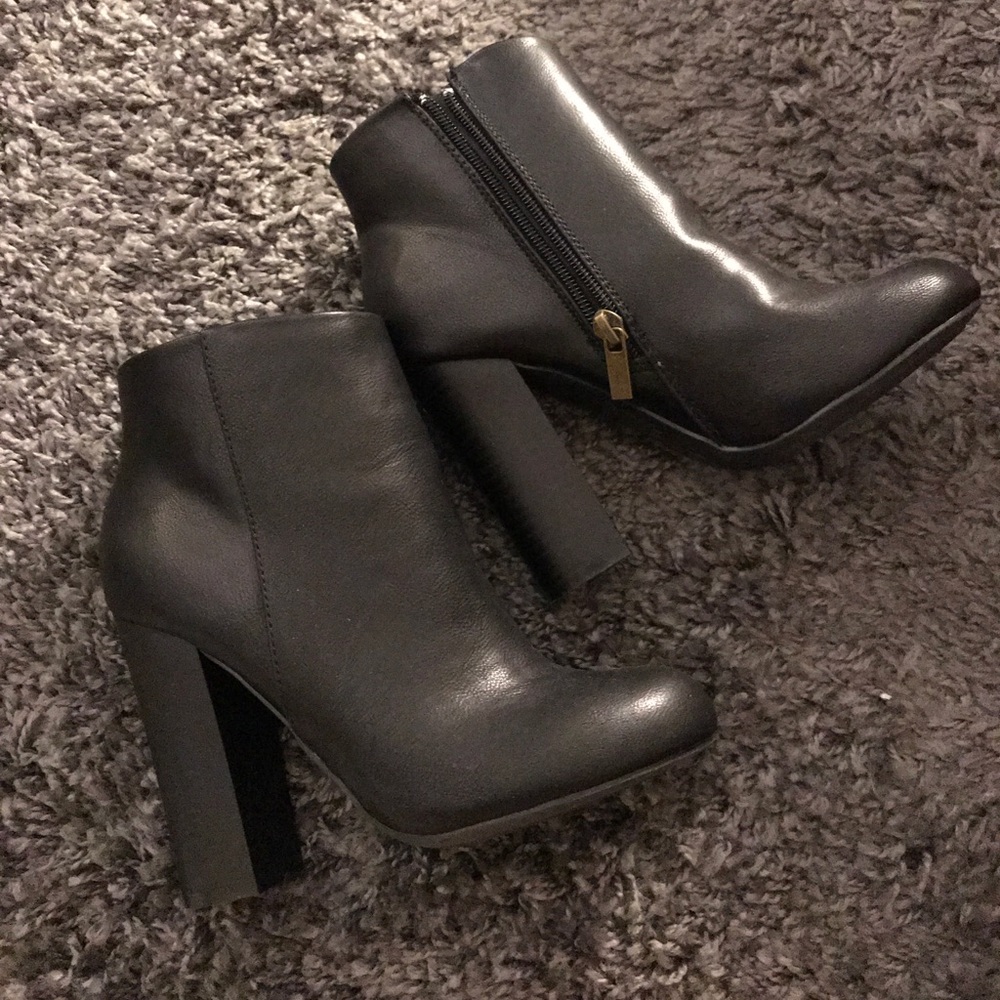 Cute Black booties 🐻