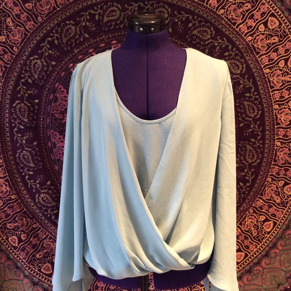 ❤️BCBGMAXAZRIA blouse