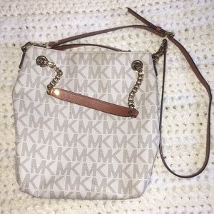 🌿 Authentic Michael Kors purse