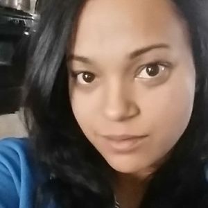 Meet your Posher, Casandra