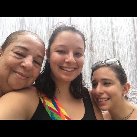 Meet your Posher, Maria - Picture 1 of 1