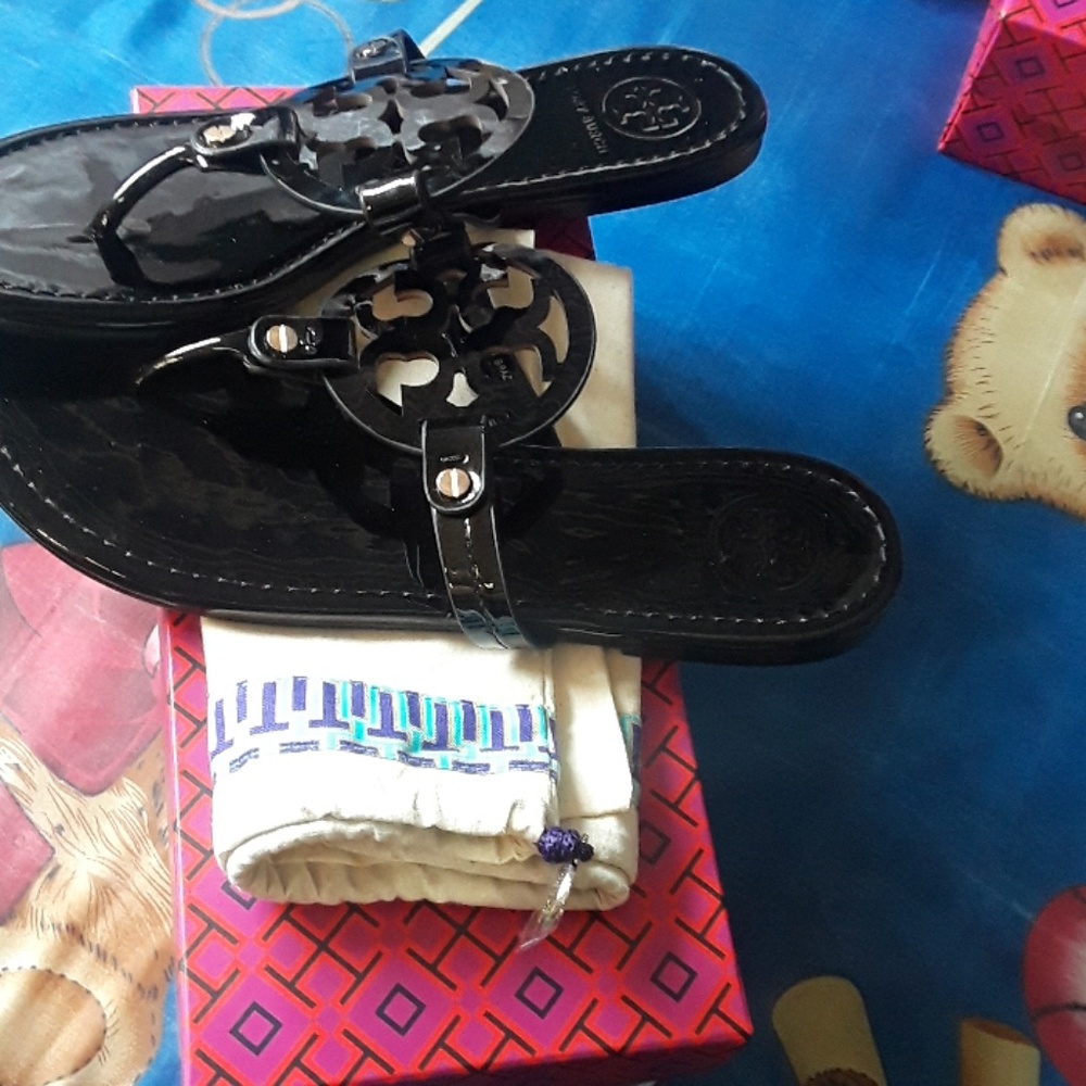 AUTHENTIC TORY BURCH SANDALS