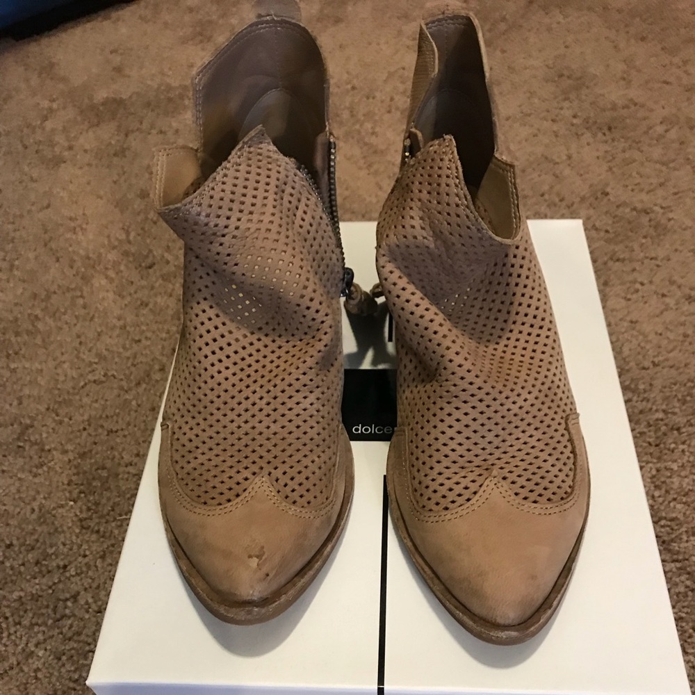 Dolce Vita Sahira booties