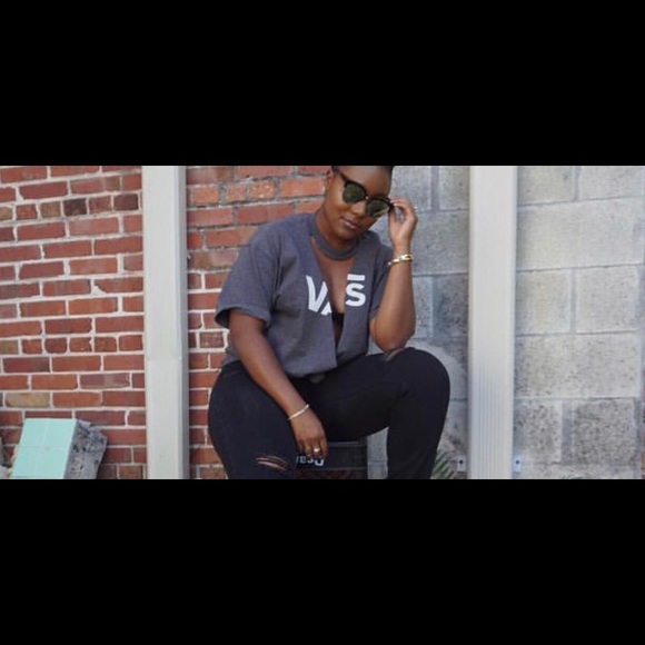 T shirt - Picture 2 of 4