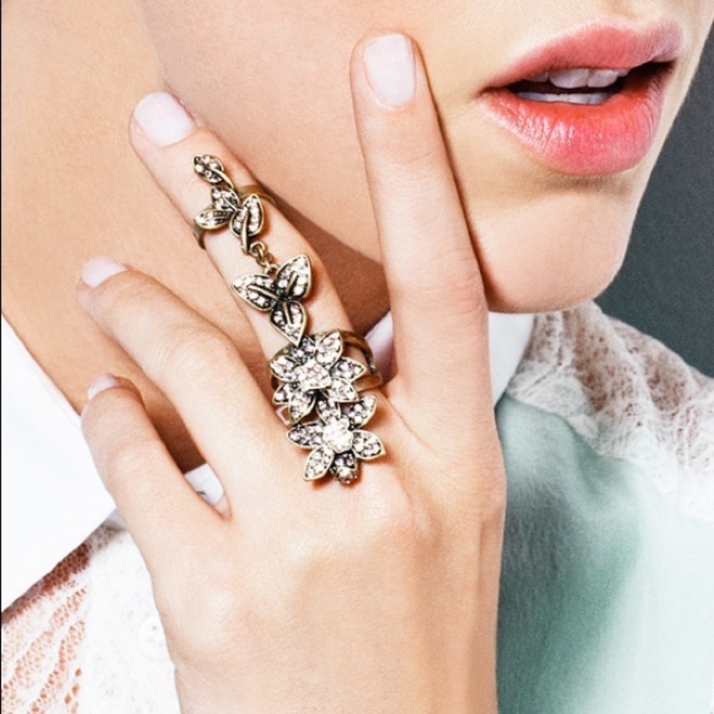 Unique Floral Finger Ring