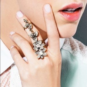 Unique Floral Finger Ring