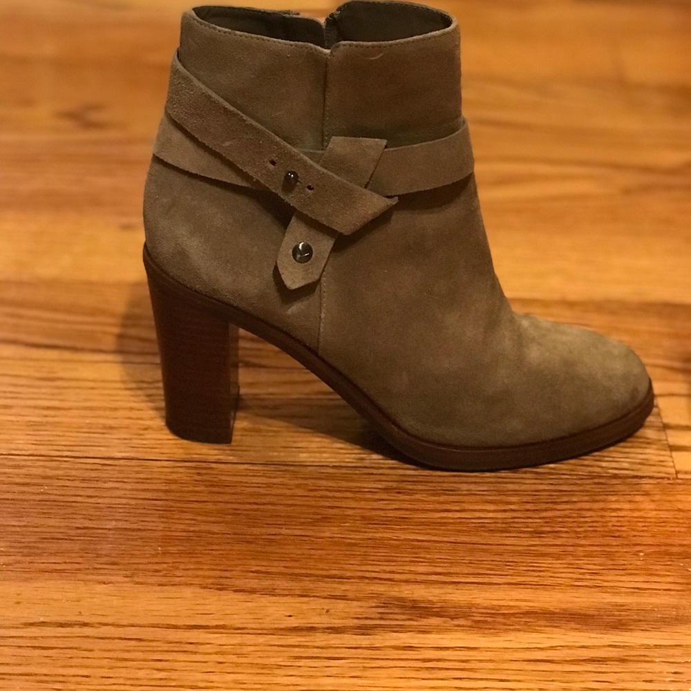 Via Spiga Farrah Suede size 39 . Worn once . - Picture 2 of 8