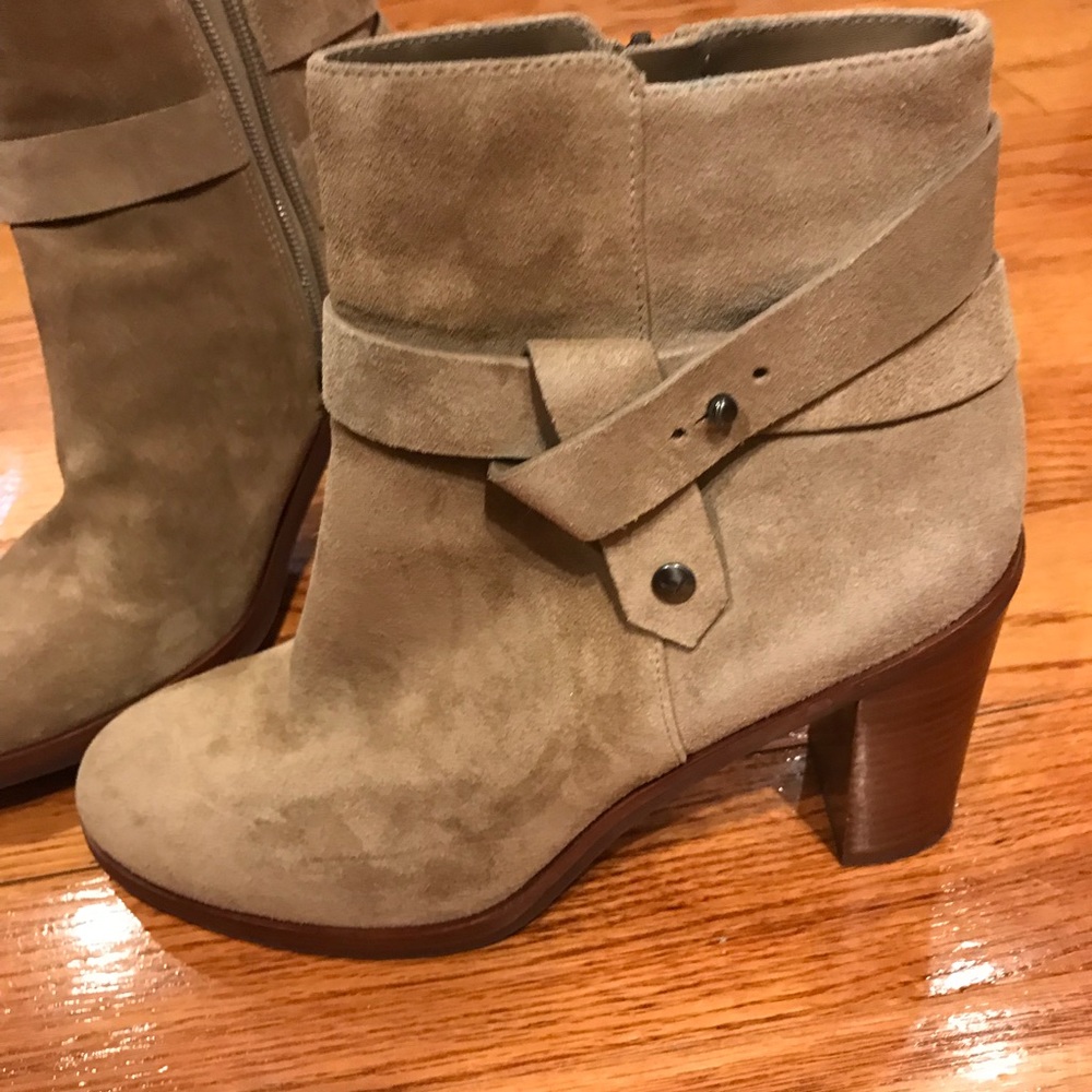 Via Spiga Farrah Suede size 39 . Worn once . - Picture 3 of 8