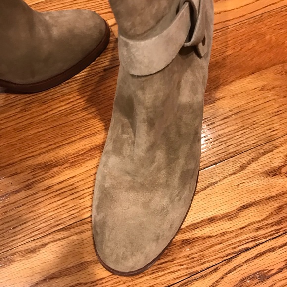 Via Spiga Farrah Suede size 39 . Worn once . - Picture 8 of 8