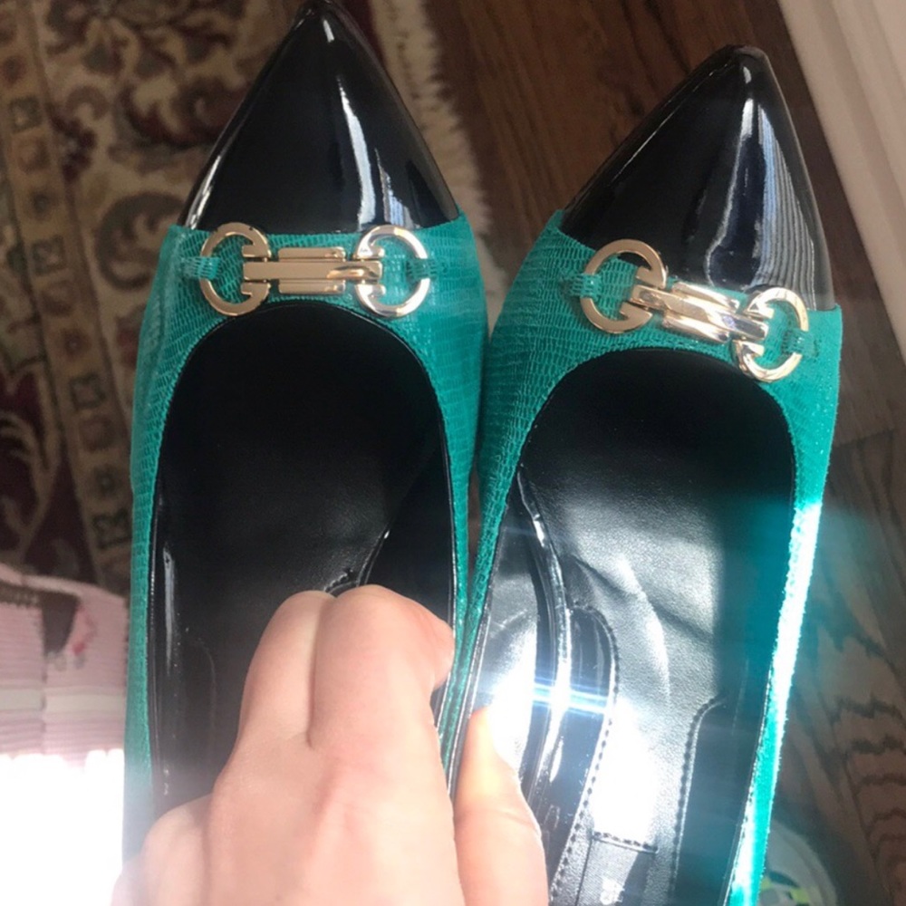 NEW💚White House Black Market heels