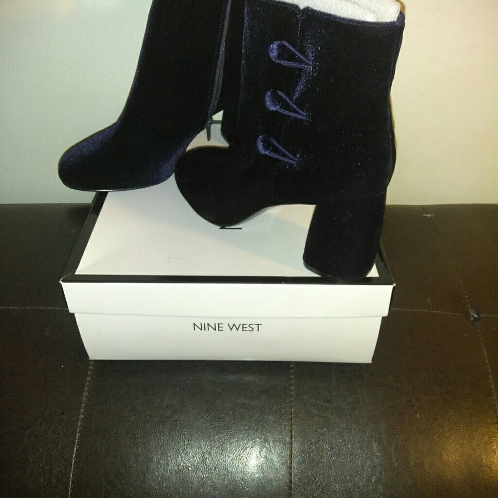 Women's Nine West navy blue velvet boots