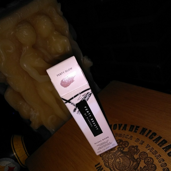 Fenty Beauty Other - FentyBeauty® Fenty Glow bomb (box) Fenty Beauty Other - FentyBeauty® Fenty Glow bomb (box)