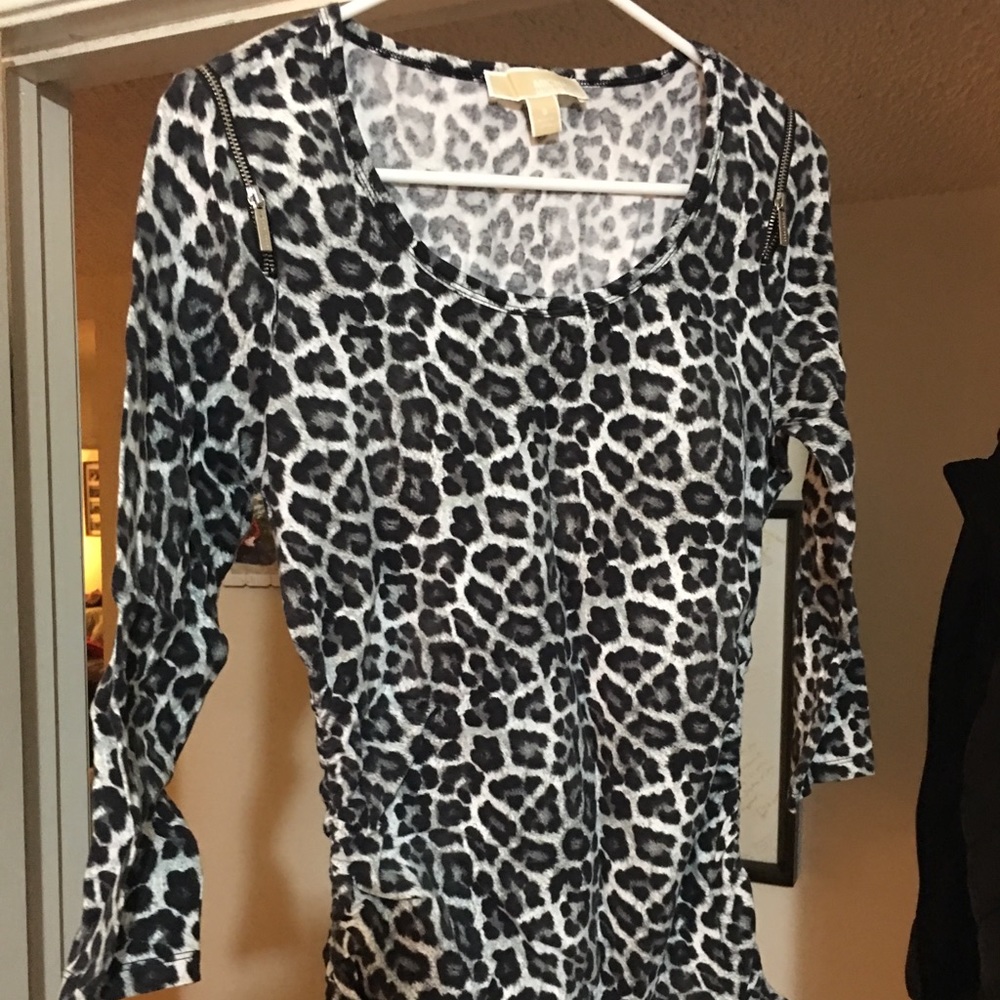 LIKE NEW (WITHOUT TAGS) MK TOP!