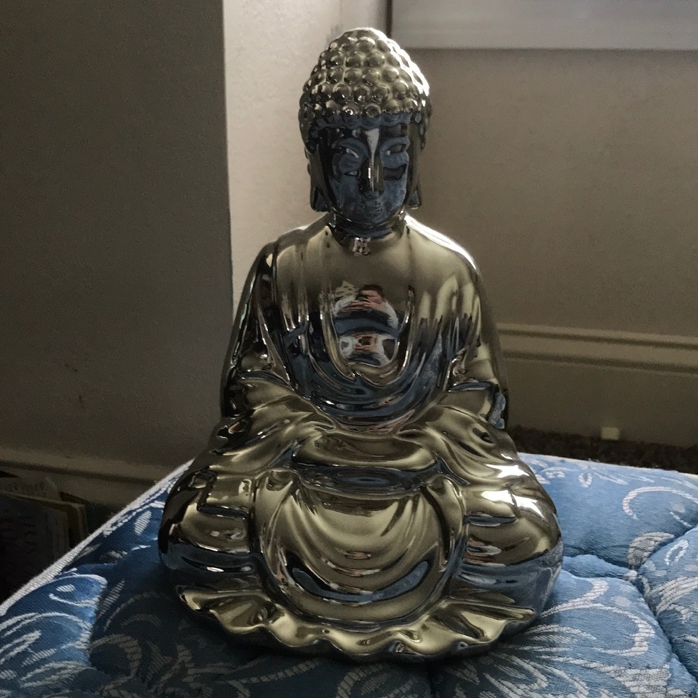 Buddha / hippie figure