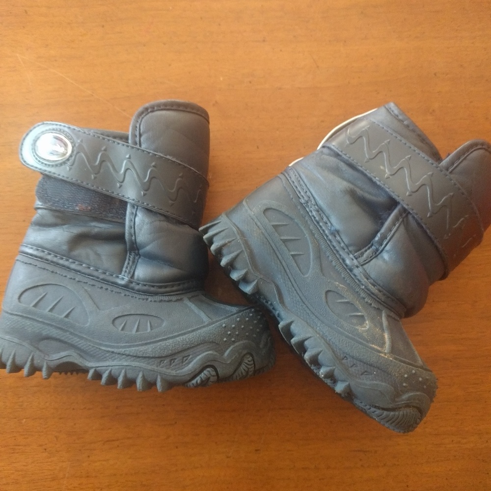 Stride Rite Snow Boots