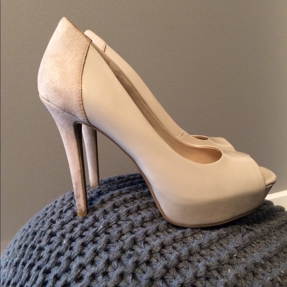 Jessica Simpson nude pumps size 8
