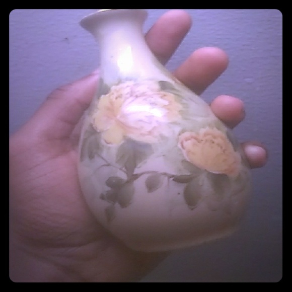 Vase - Picture 1 of 1