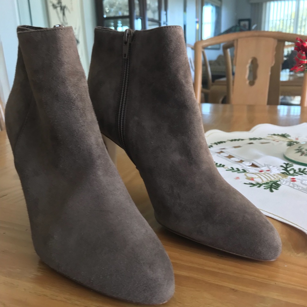 Suede leather heel booties 8.5 j. Crew