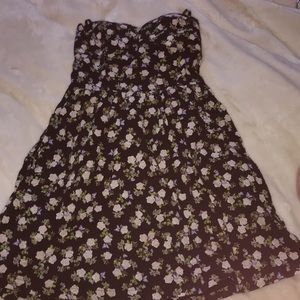 Black flowery short dress