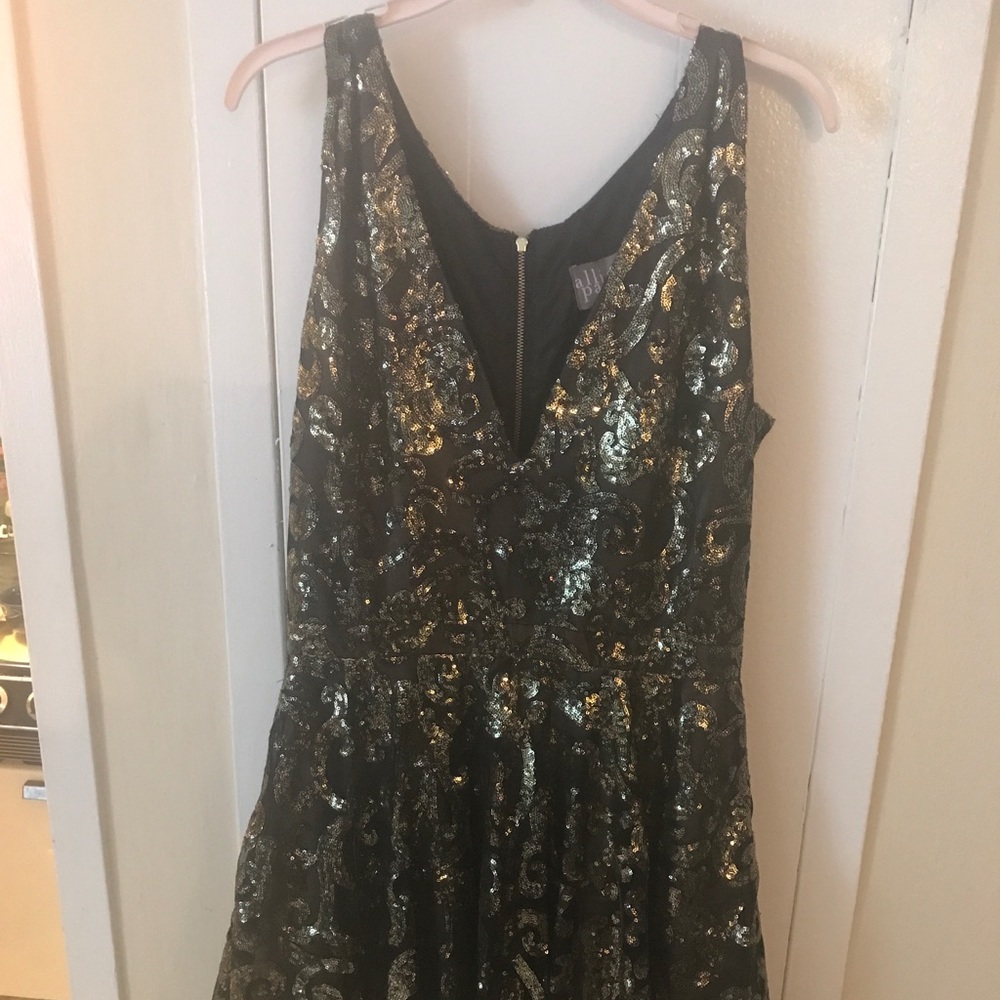 Allison Parris Marilyn Gold & Black Dress