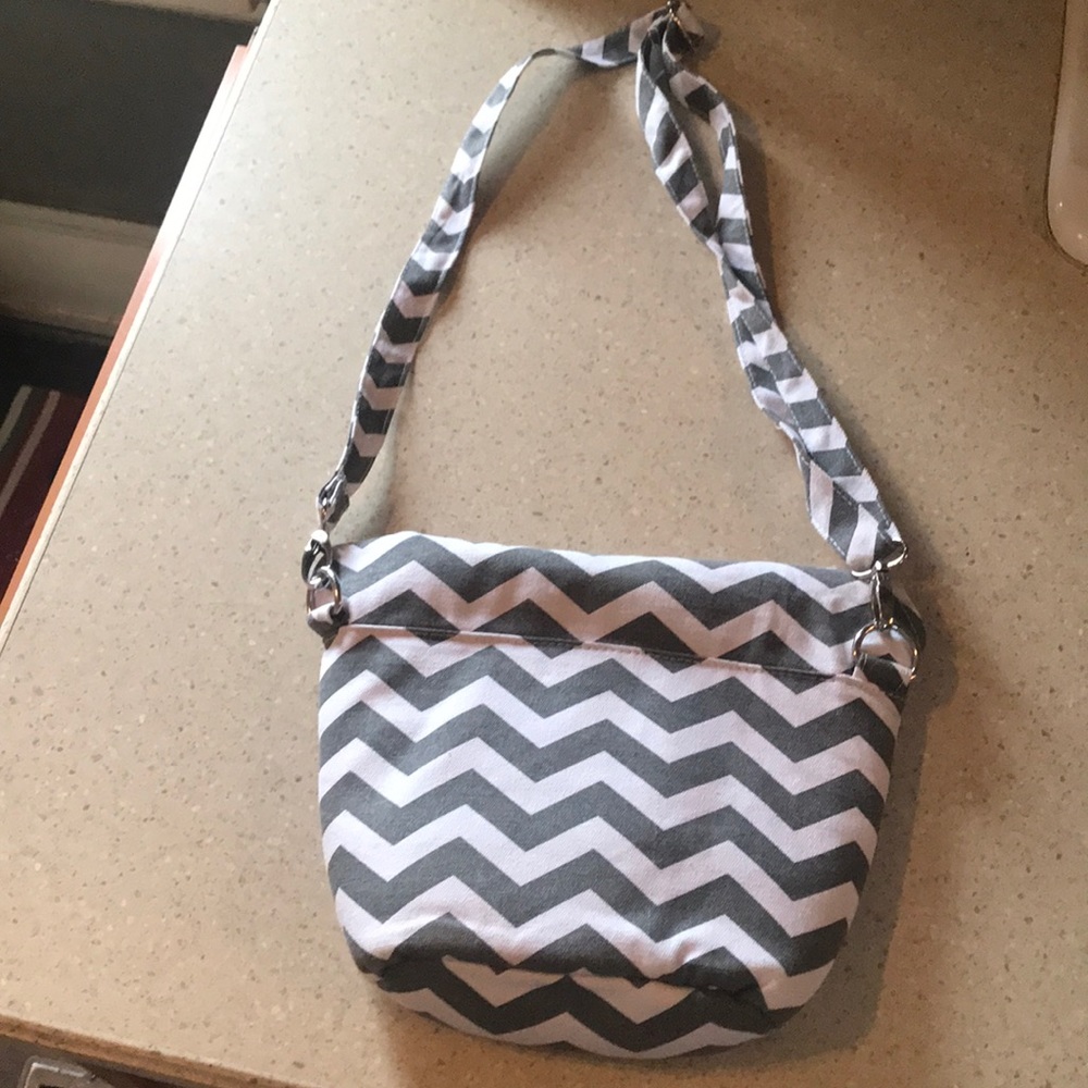 Nwot Crossbody Multi Function Bag - image 8