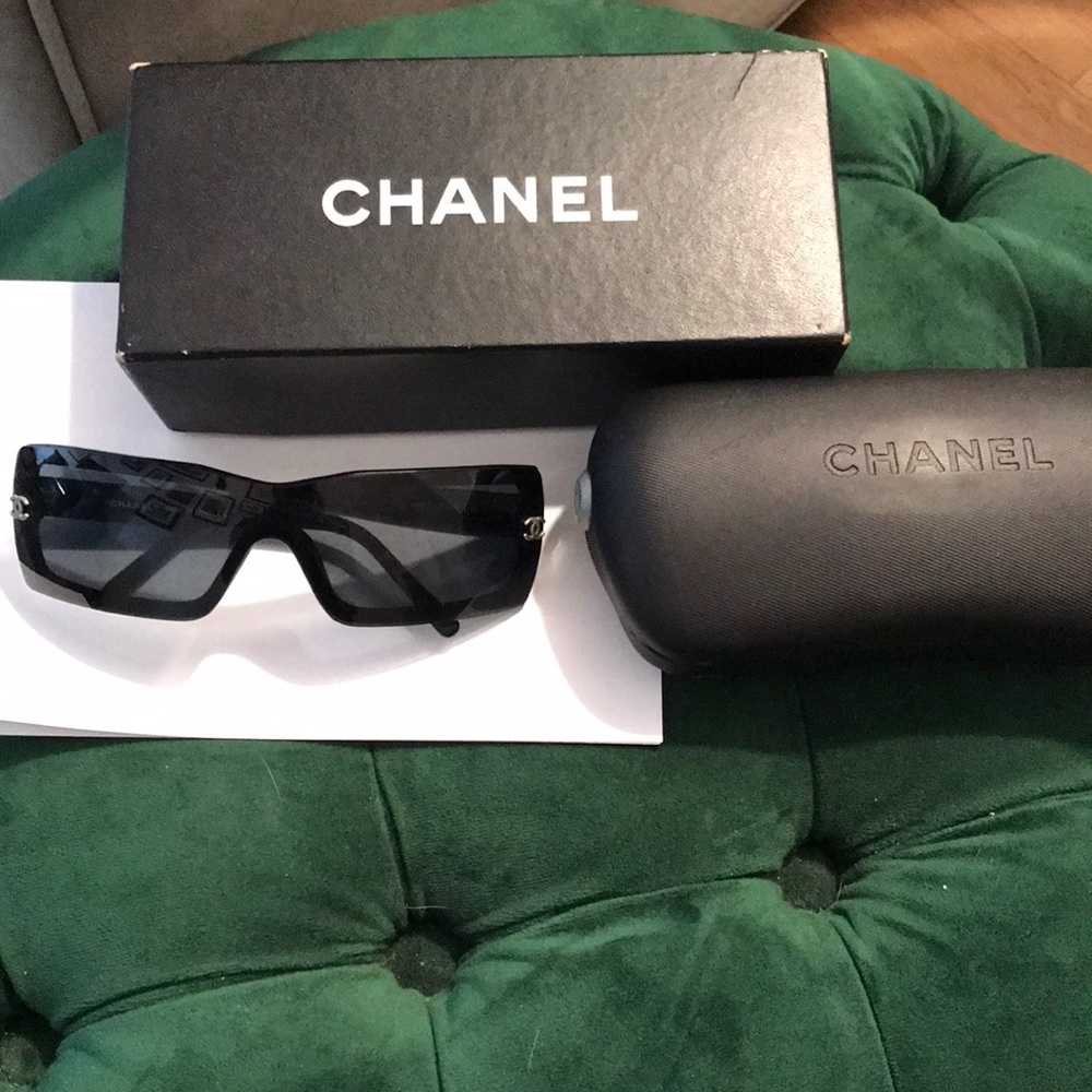 Authentic Chanel Black 5067 Sunglasses