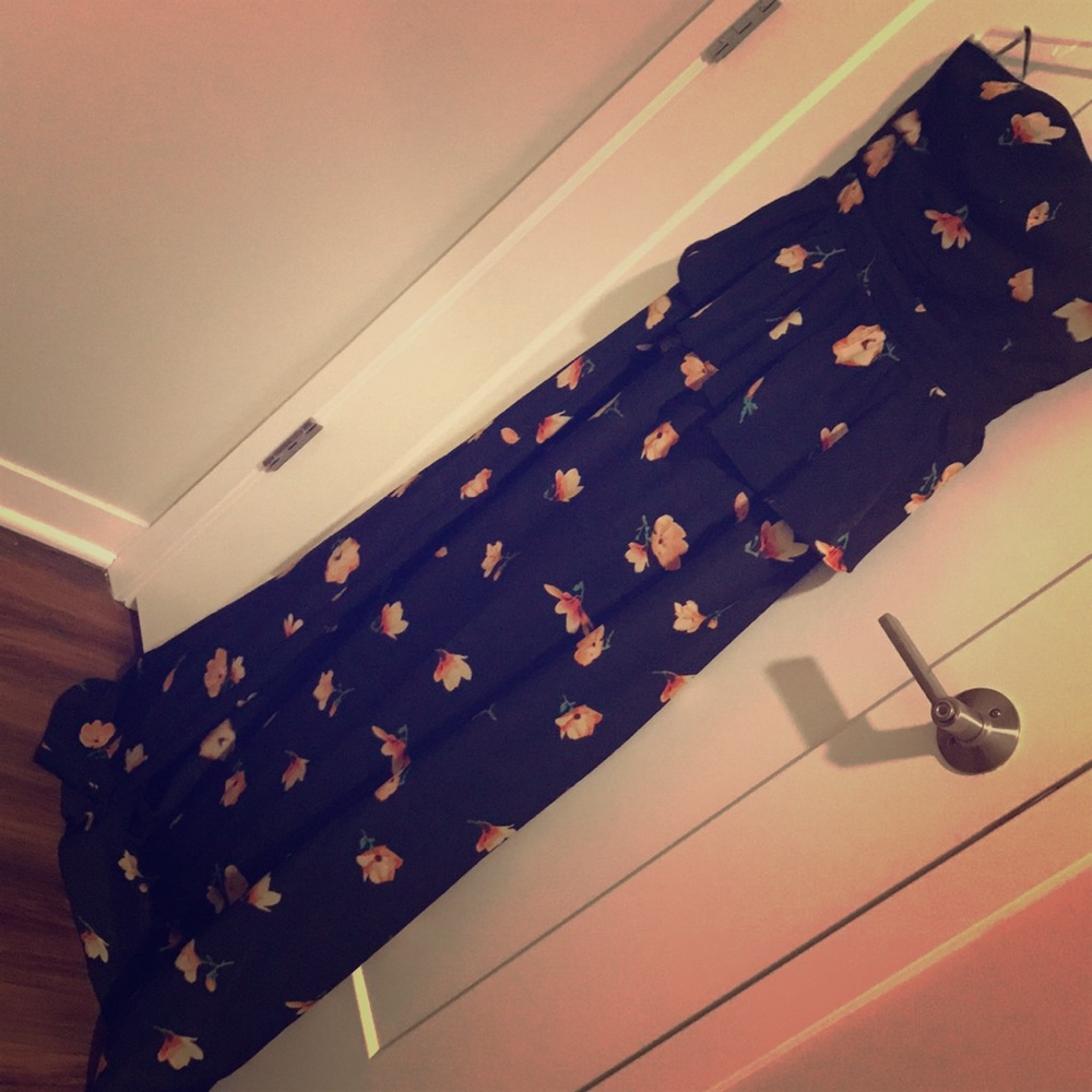 Floral dress/ never worn