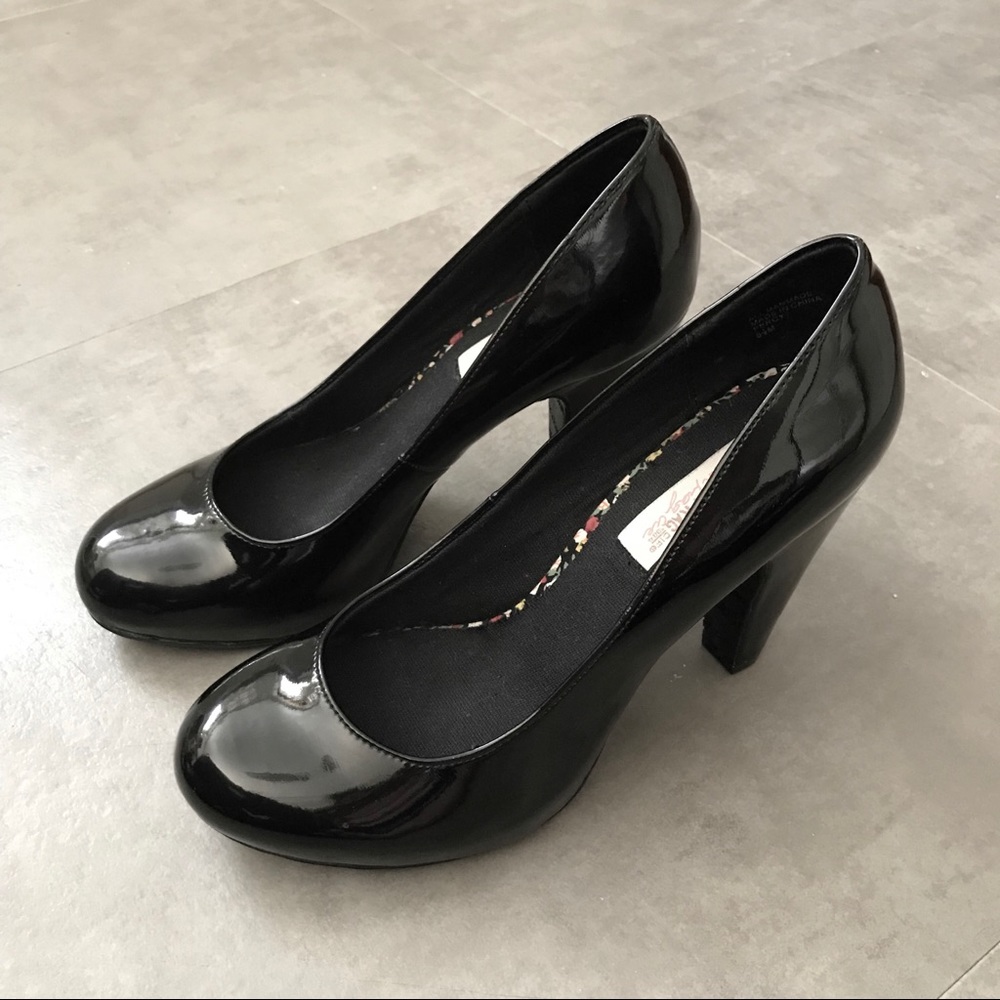 American Rag Percy Black Patent Leather Pumps 8.5