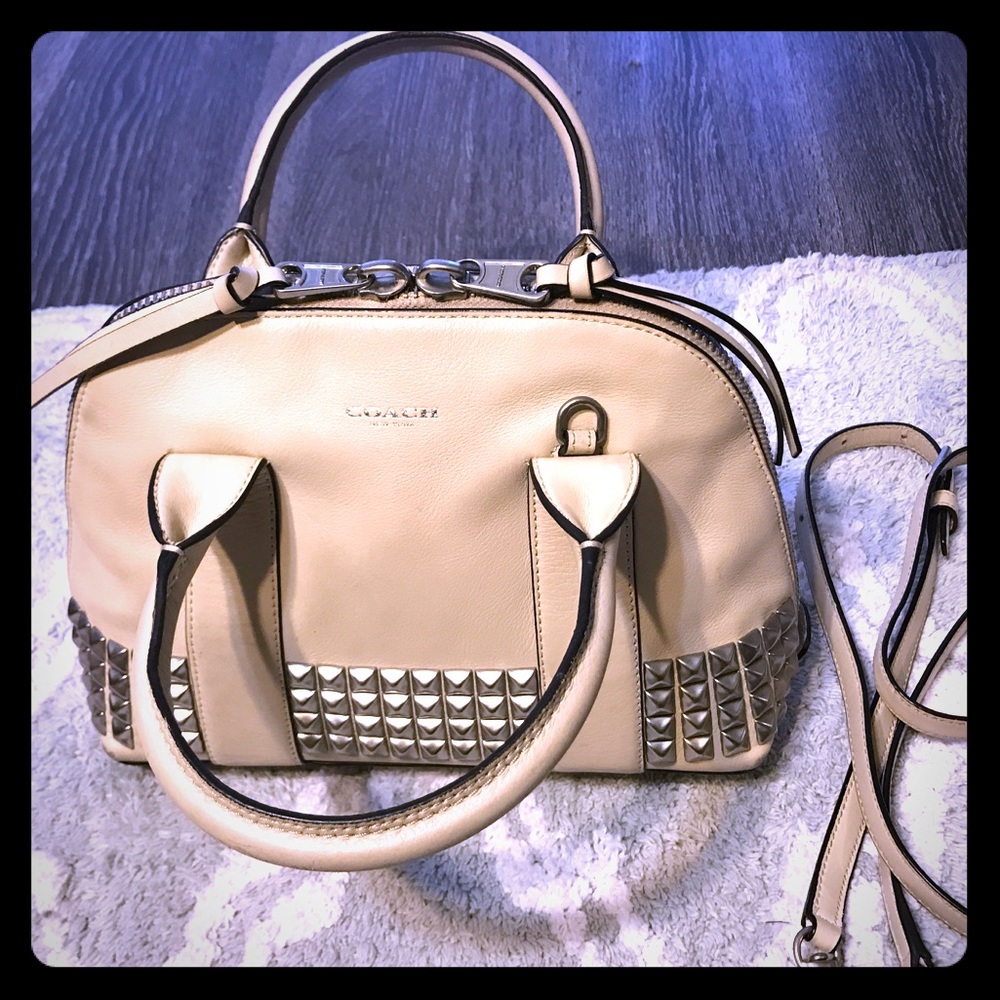 Studded coach purse 💕