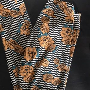 One Size Flower Leggings-Brand New!