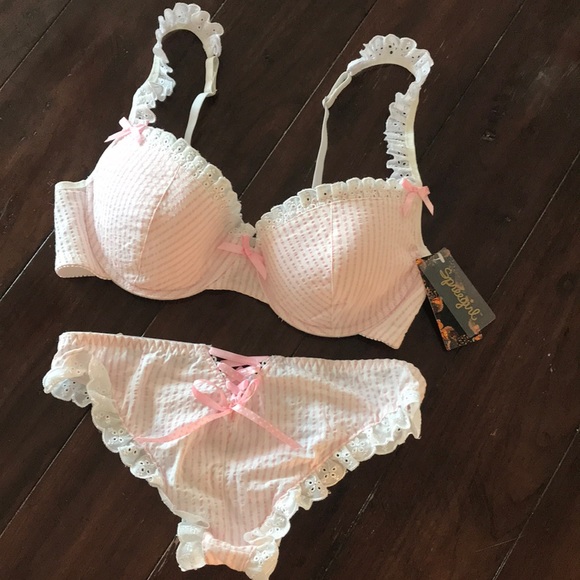 bra and pants set