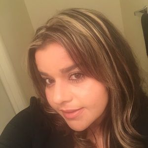 Meet your Posher, Edith