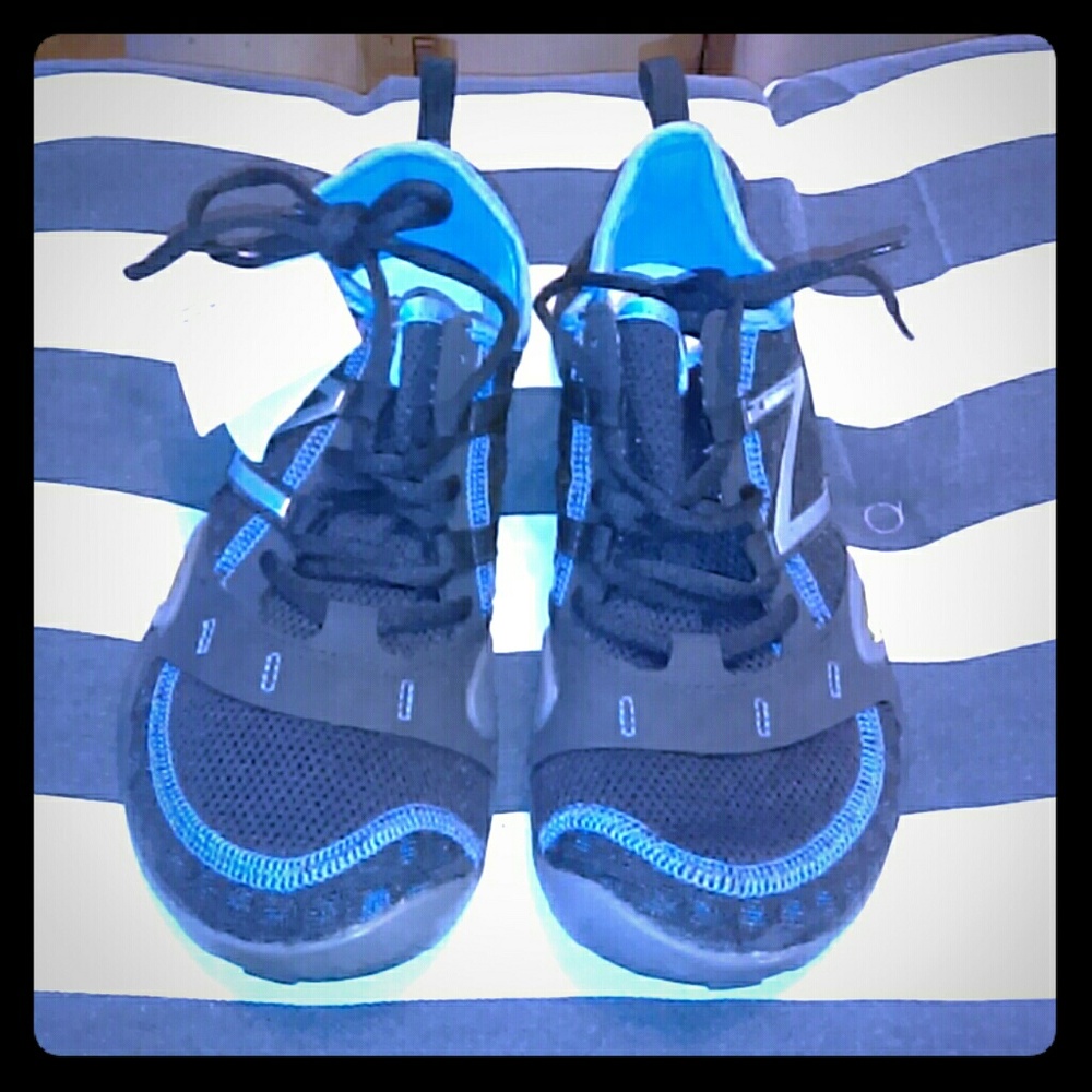 New balance walking or running shoes