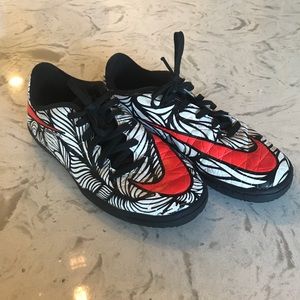 Nike indoor soccer shoes size 2.5.