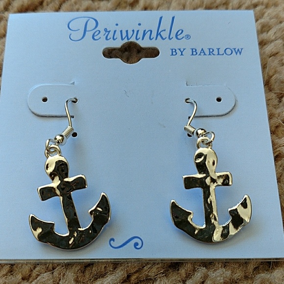 periwinkle Jewelry - NWT Anchor earrings
