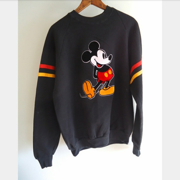 Disney Sweaters - ⭐Vintage Disney Mickey Sweater⭐