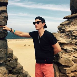 Meet your Posher, Adam