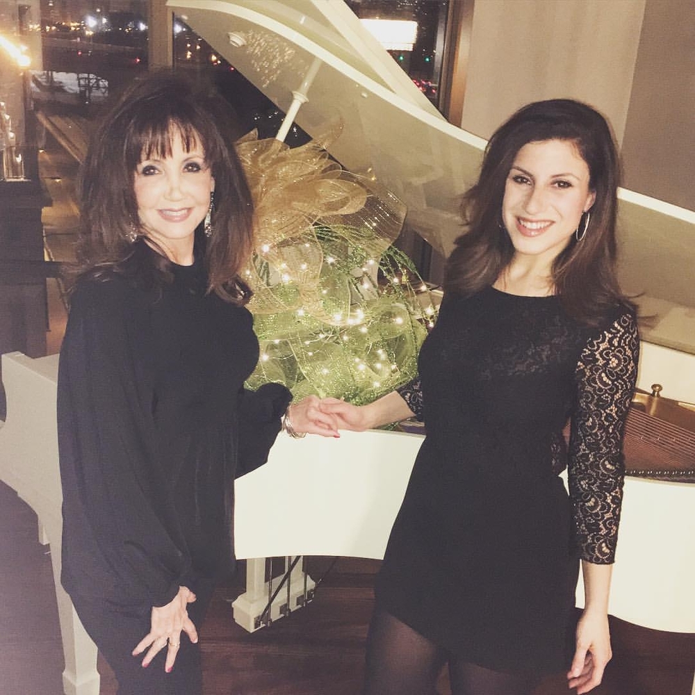 Meet your Posher, Demi